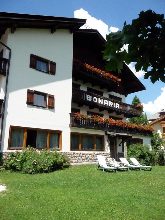 Garni Bonaria Aparthotel Corvara In Badia Exterior foto